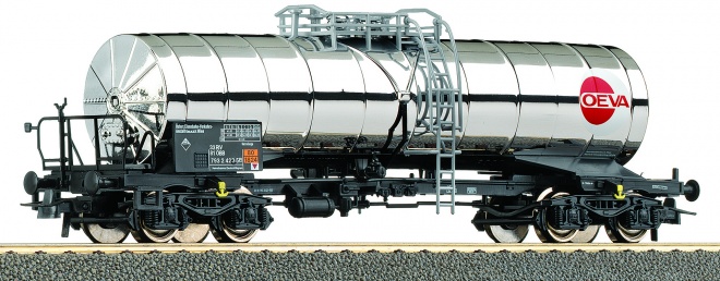 4-axle Insulated Tank car "OEVA"<br /><a href='images/pictures/Roco/23032.jpg' target='_blank'>Full size image</a>